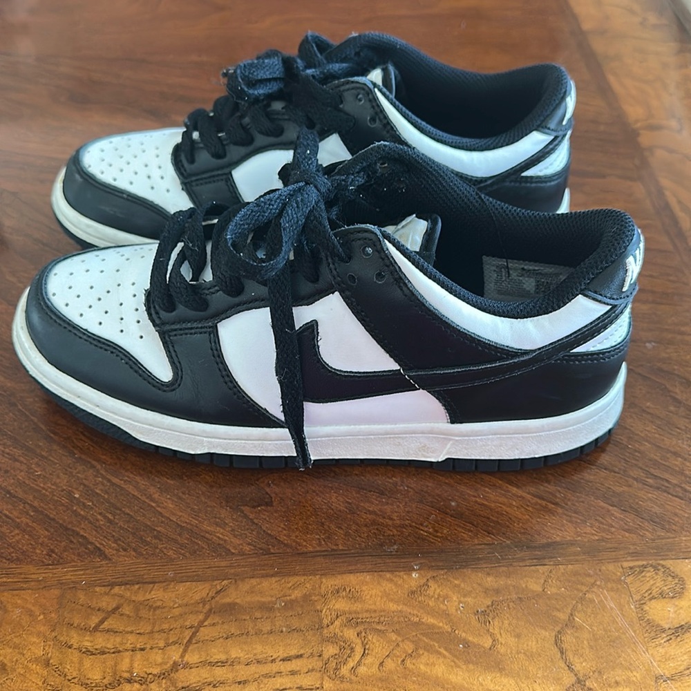 Nike Black and White Sneakers Classic Design